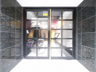 ライジングプレイス桜木町のエントランス