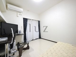 ライジングプレイス桜木町の居間・リビング