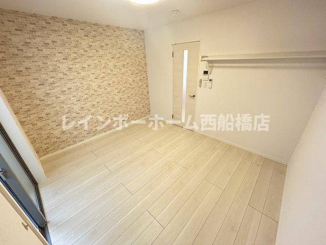 BS原木中山レジデンスの内装|こちらの居間で趣味の時間をお楽しみください