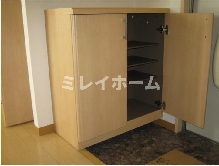 第一デュオレスズエの玄関