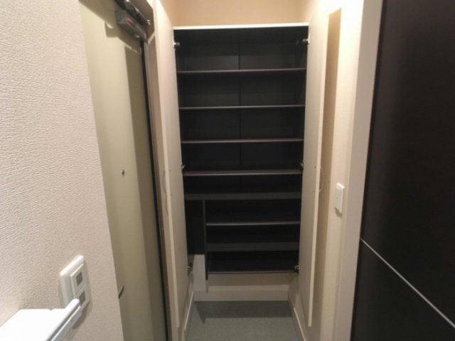 D-room高羽の玄関