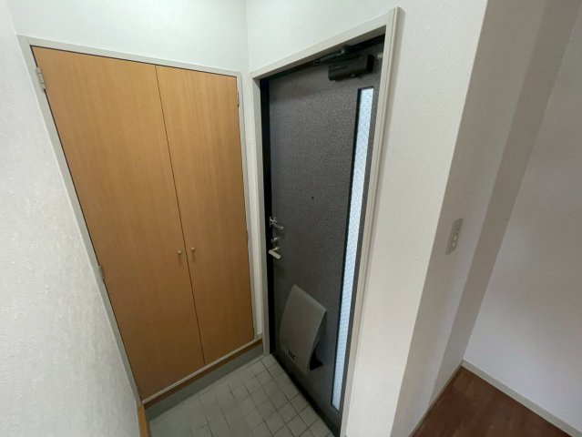 神戸市東灘区住吉山手５丁目のアパートの玄関