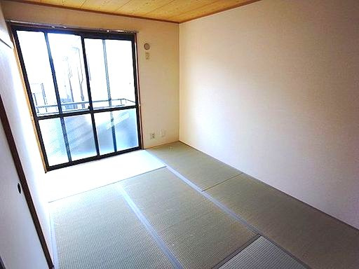 神戸市東灘区魚崎中町２丁目のアパートの居間・リビング