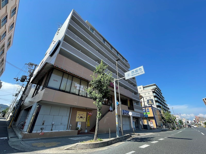 芦屋市楠町の賃貸マンションの外観