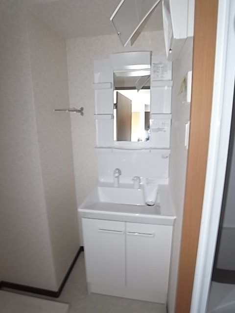 神戸市中央区日暮通１丁目の賃貸マンションの洗面所