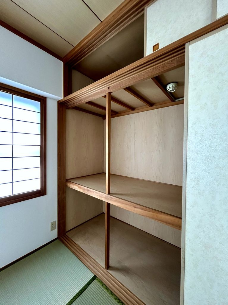 西宮市北昭和町の賃貸マンションの収納