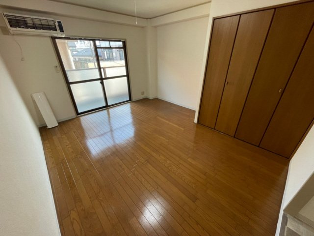 芦屋市竹園町の賃貸マンションの居間・リビング