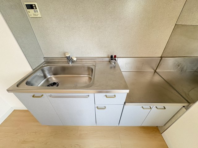 神戸市東灘区御影郡家１丁目のアパートのキッチン