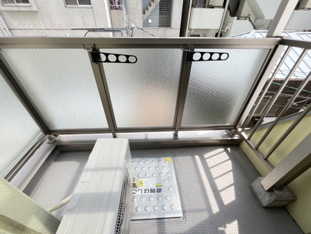 神戸市灘区城内通５丁目の賃貸マンションのバルコニー