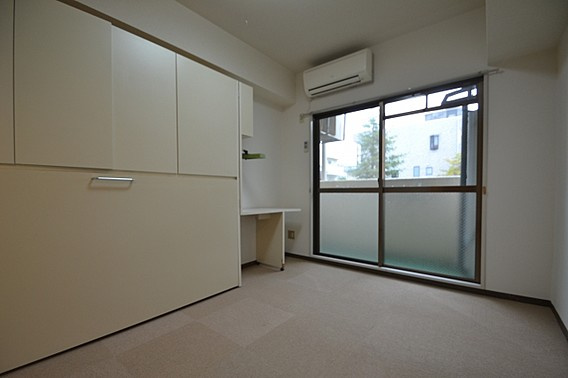 神戸市灘区高羽町２丁目の賃貸マンションの洋室