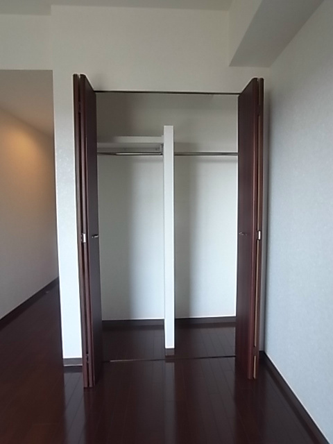 神戸市灘区都通２丁目の賃貸マンションの収納