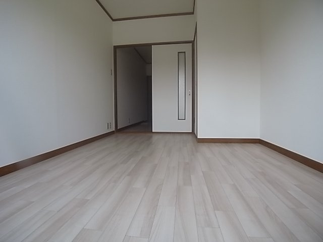 神戸市東灘区岡本７丁目の賃貸マンションの居間・リビング