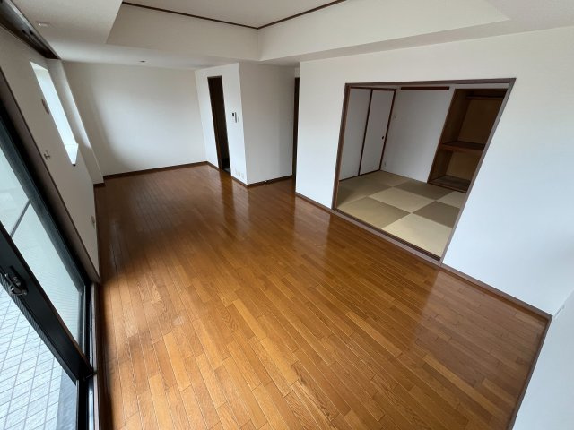 神戸市東灘区住吉山手１丁目の賃貸マンションの居間・リビング