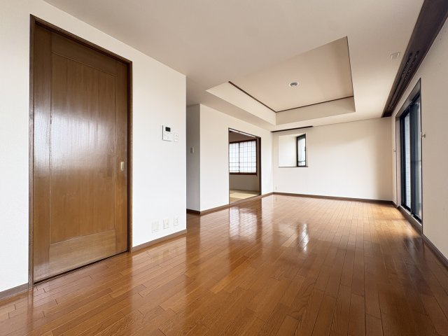 神戸市東灘区住吉山手１丁目の賃貸マンションの居間・リビング