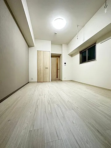 神戸市中央区熊内町７丁目の賃貸マンションの居間・リビング