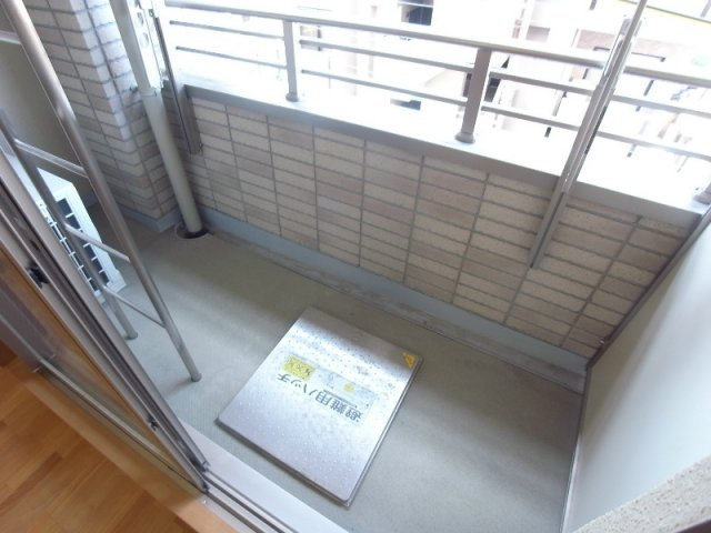 神戸市灘区友田町４丁目の賃貸マンションのバルコニー