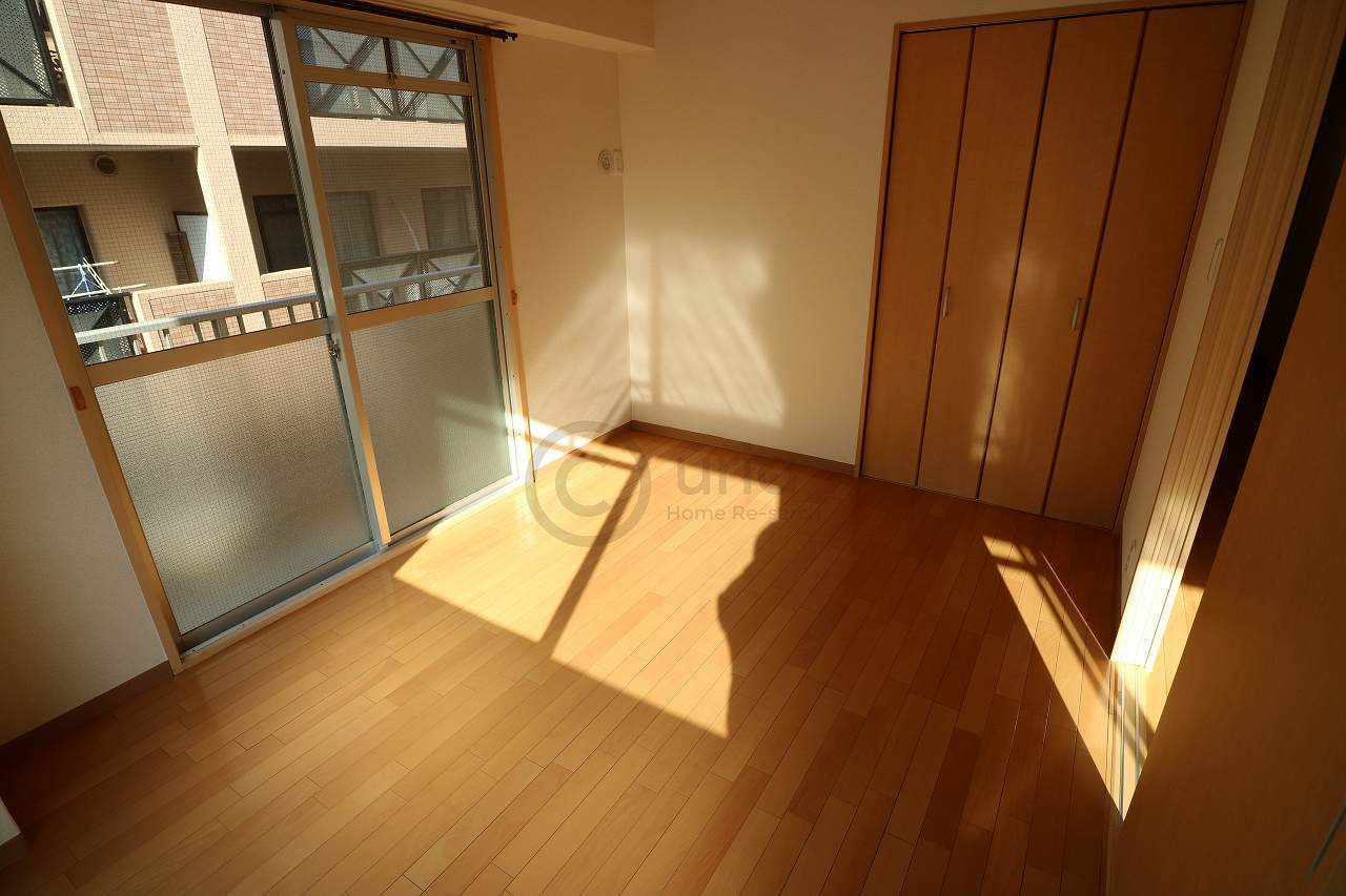 神戸市東灘区北青木４丁目の賃貸マンションの居間・リビング