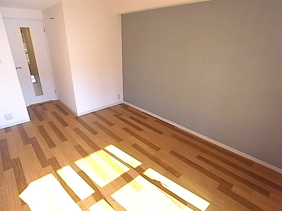 神戸市灘区友田町４丁目の賃貸マンションの居間・リビング