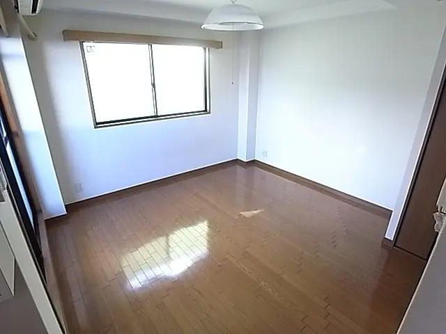 神戸市中央区中山手通４丁目の賃貸マンションの居間・リビング