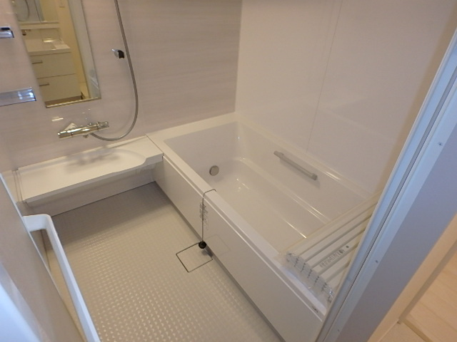LaLaBrezza芦屋翠ヶ丘の浴室