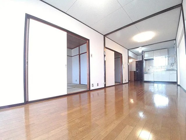 ガーデンハイツ魚崎の居間・リビング