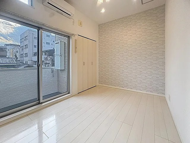 神戸市中央区神若通５丁目のアパートの居間・リビング