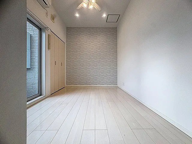 神戸市中央区神若通５丁目のアパートの居間・リビング