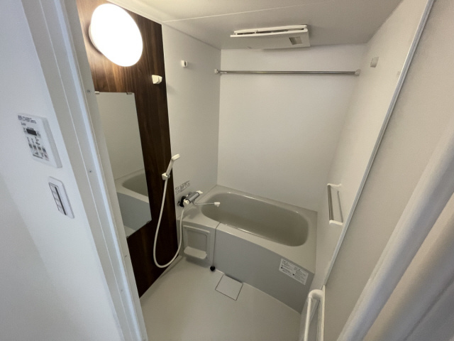 芦屋市南宮町の賃貸マンションの浴室