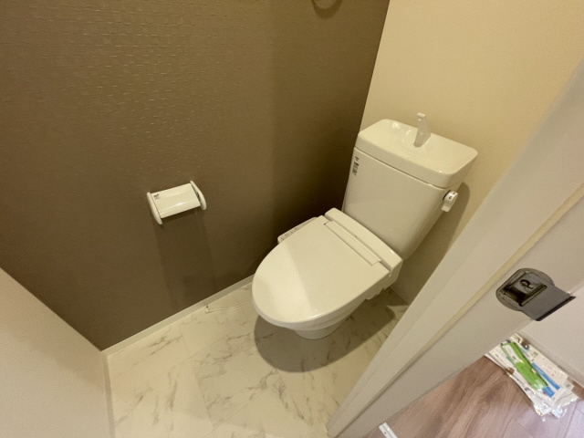 芦屋市南宮町の賃貸マンションのトイレ