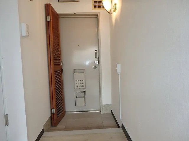 神戸市東灘区住吉本町１丁目の賃貸マンションの玄関