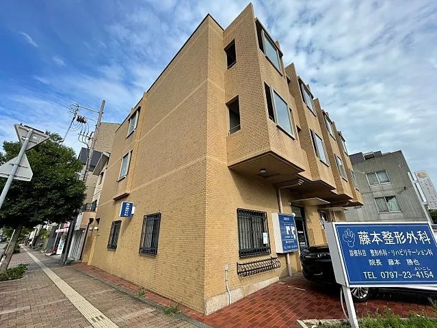 芦屋市大桝町の賃貸マンションの外観