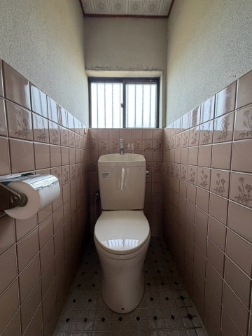 郡戸建てのトイレ
