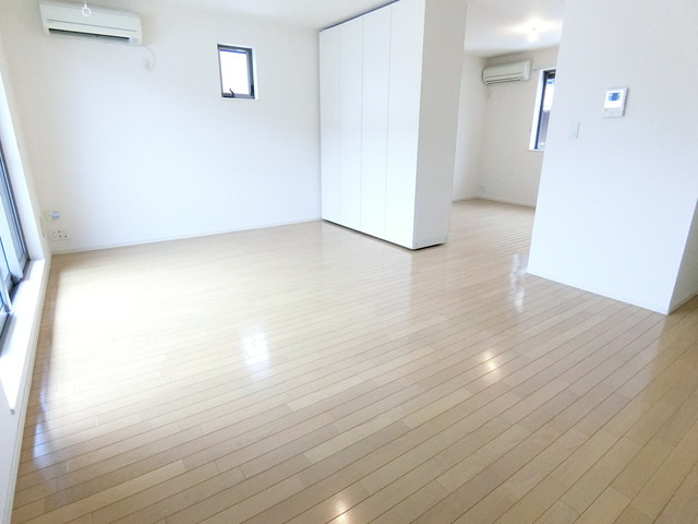 カーサ　アリビオの居間・リビング|★ＬＤＫ12.6帖★　★明るいリビング★