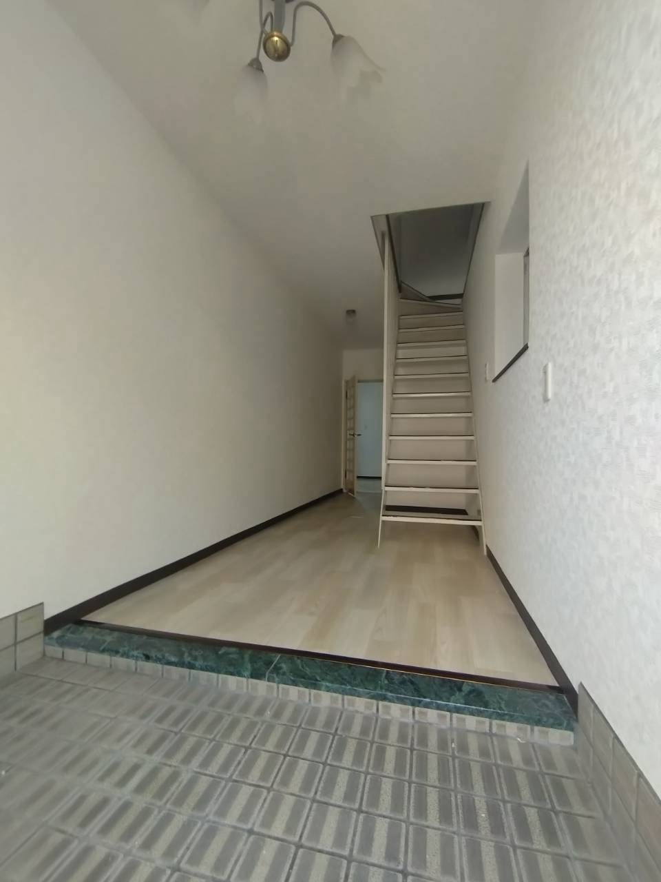 辻子賃貸戸建ての玄関