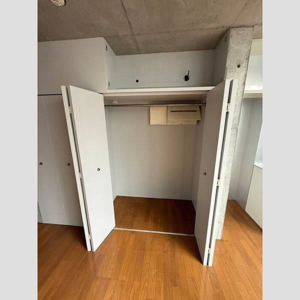 調布市国領町１丁目の賃貸マンションの収納