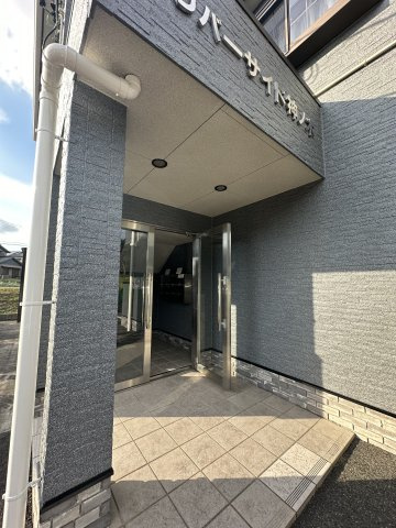 リバーサイド神ノ木 のエントランス
