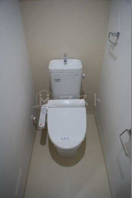 大阪市西区南堀江１丁目の賃貸マンションのトイレ
