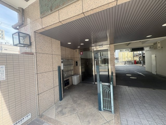 アール江坂のエントランス