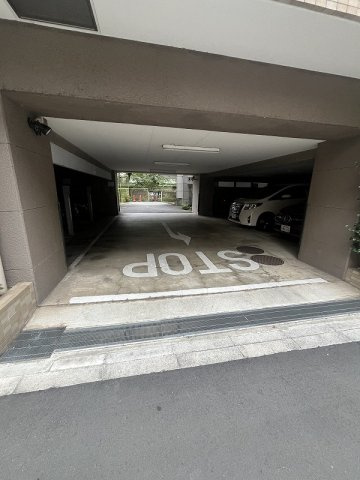 朝日シティパリオ西早稲田館の駐車場