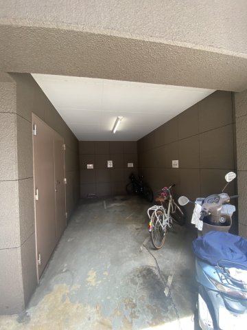 朝日シティパリオ西早稲田館の駐輪場
