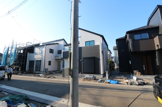 【GRAFARE】立川市若葉町６期の外観|各居室に収納完備、みんなの荷物もすっきり整理