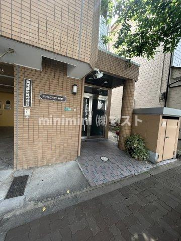 大阪市港区磯路３丁目の賃貸マンションのエントランス