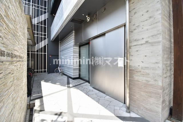 大阪市港区南市岡１丁目の賃貸マンションのエントランス