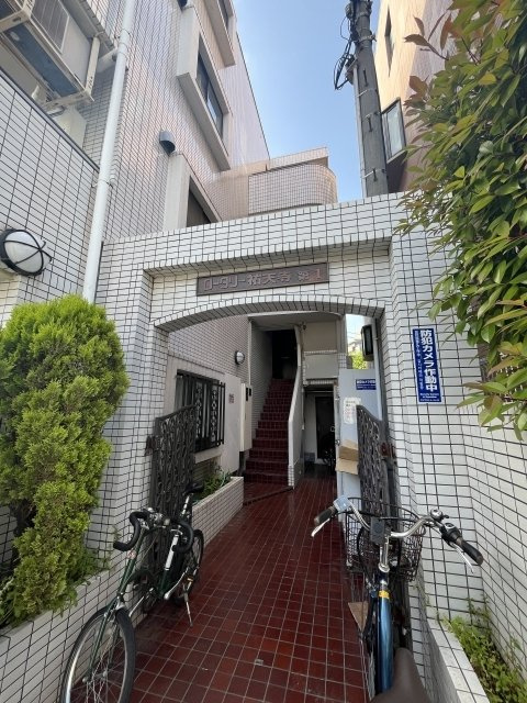 ロータリー祐天寺のエントランス