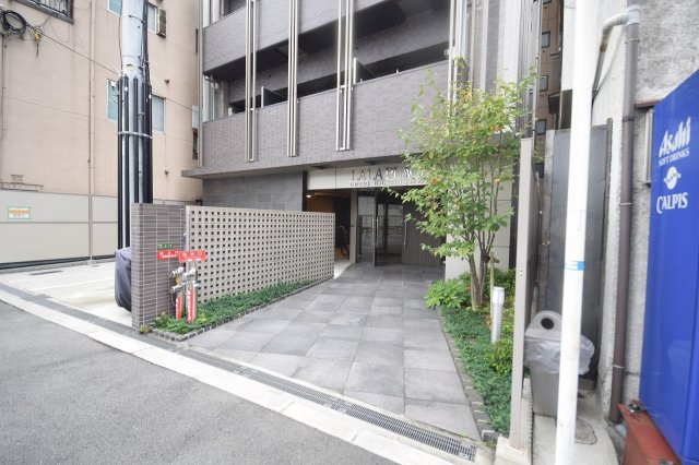 ララプレイス梅田東シエスタのエントランス