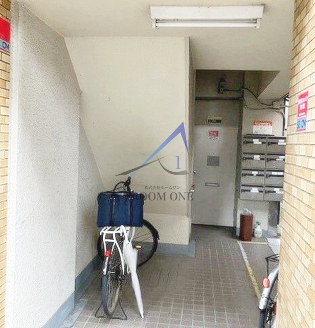 若林ビルのエントランス|エントランスです。