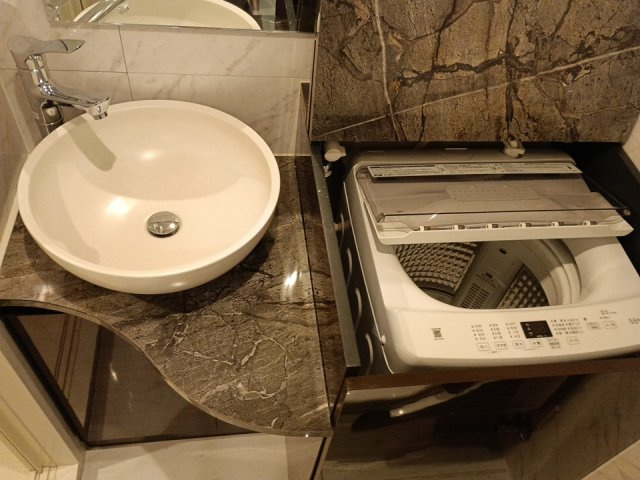 Smart Residence IoTele　初台のトイレ|落ち着いた色調のトイレです