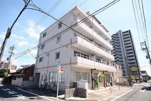 西穂高ハイツの外観