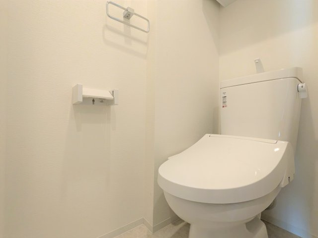 エルファーロ中野坂上のトイレ|落ち着いた色調のトイレです