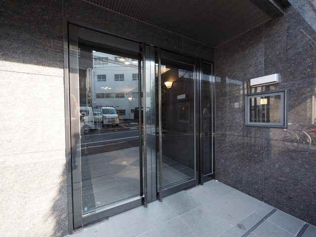 ルーブル渋谷初台弐番館のエントランス|ゆとりのあるエントランスです